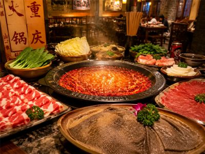 商用香辣火锅红油底料批发，醇厚增香不发苦