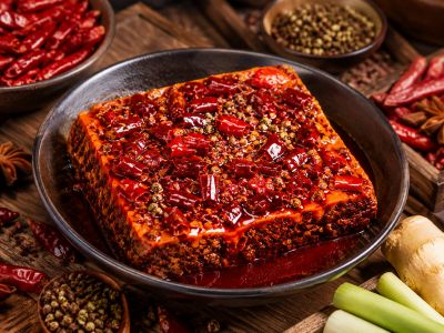 重庆牛油火锅底料为什么发苦浑汤？正确使用方法